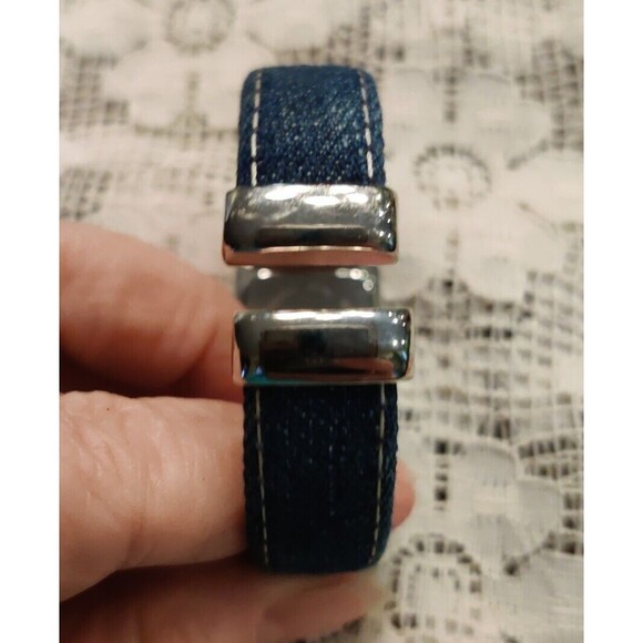 JOAN RIVERS Classics Denim Cuff CRYSTALS Band Quartz Women's Watch New Battery - Picture 3 of 6